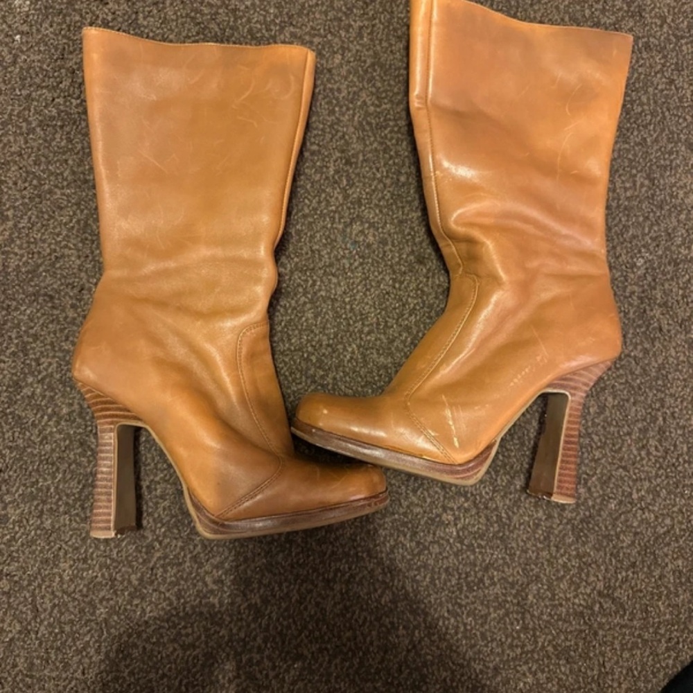 Chic Tan Leather Heeled Boots